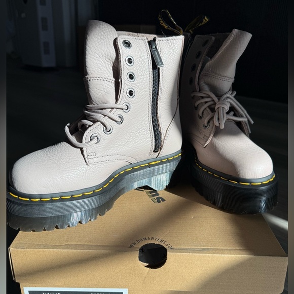 *NEW* Dr. Marten’s Jadon III Platform Boots W6/M5, Vintage Taupe (Blush/Nude) - Picture 2 of 8